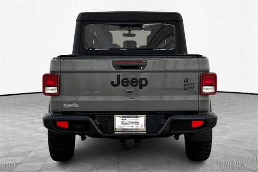 2022 Jeep Gladiator Sport