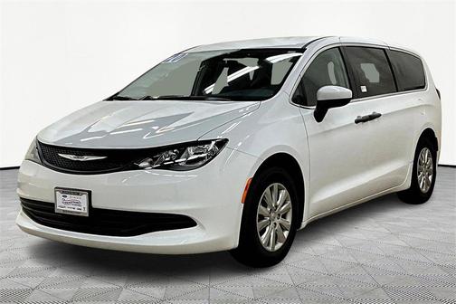 2020 Chrysler Voyager L