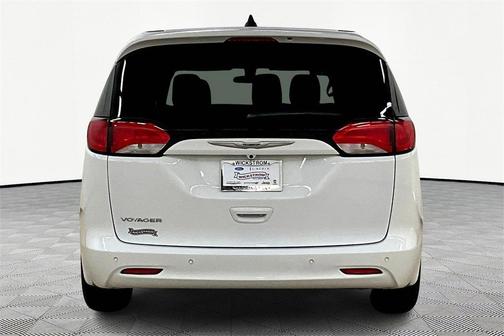 2020 Chrysler Voyager L