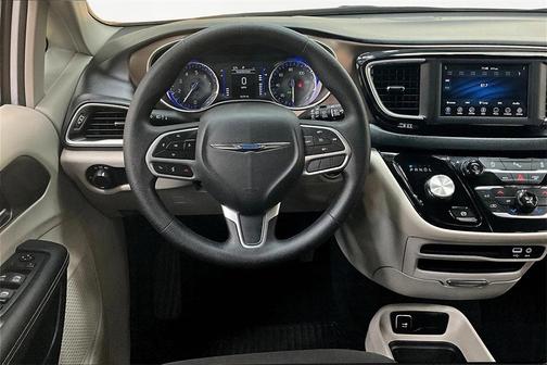 2020 Chrysler Voyager L