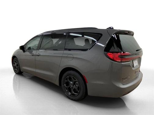 2025 Chrysler Pacifica Hybrid Select