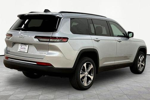 Silver Zynith 2026 Jeep Grand Cherokee L Limited