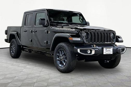 Black Clearcoat 2026 Jeep Gladiator 85th Anniversary Edition