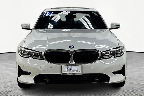 2019 BMW 330 i xDrive
