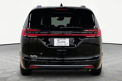 PXJ 2027 Chrysler Pacifica LIMITED