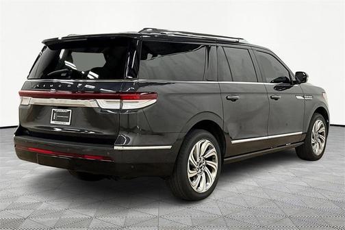 2022 Lincoln Navigator L Reserve