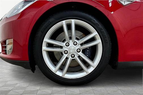 2015 Tesla Model S 90D