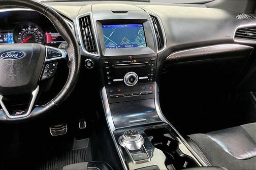 White Platinum Clearcoat Metallic 2019 Ford Edge ST
