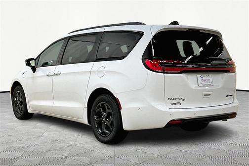 2025 Chrysler Pacifica Hybrid Select