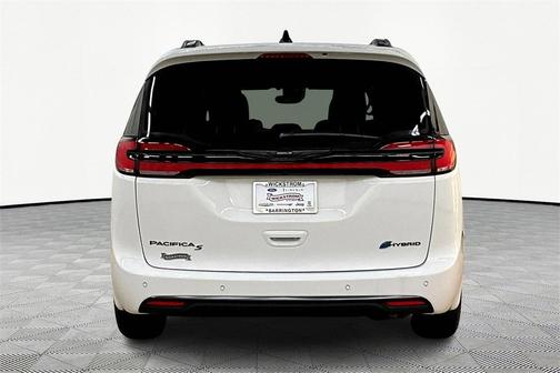 2025 Chrysler Pacifica Hybrid Select
