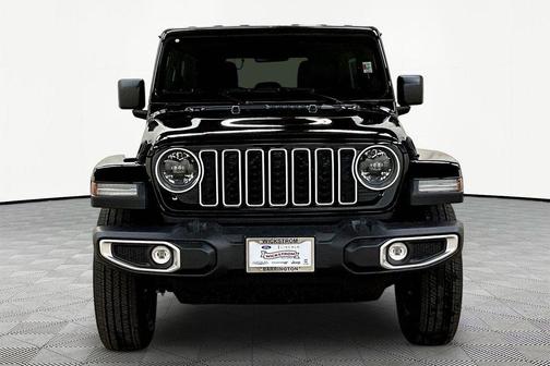 Black Clearcoat 2026 Jeep Wrangler Sahara