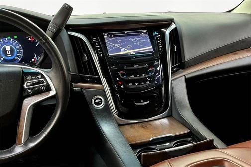 2018 Cadillac Escalade Luxury