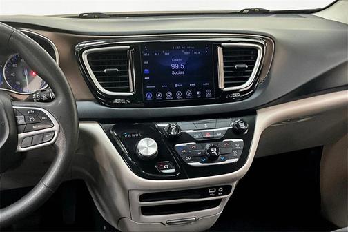 2017 Chrysler Pacifica Touring