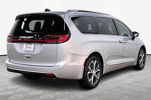 2026 Chrysler Pacifica Pinnacle