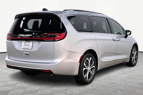2026 Chrysler Pacifica Pinnacle