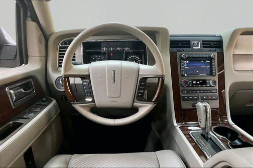 White Platinum Clearcoat Metallic 2014 Lincoln Navigator Base