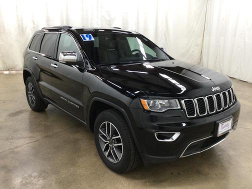 Photo 1 of 32 of 2019 Jeep Grand Cherokee Limited