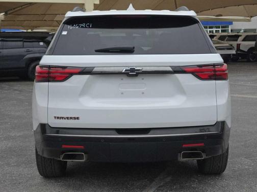 Summit White 2023 Chevrolet Traverse Premier