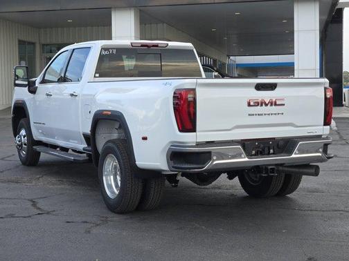 2026 GMC Sierra 3500 SLT