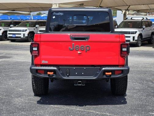 Firecracker Red Clearcoat 2024 Jeep Gladiator Mojave