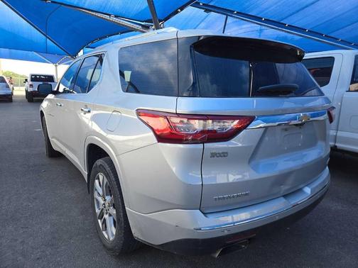 Silver Ice Metallic 2018 Chevrolet Traverse Premier