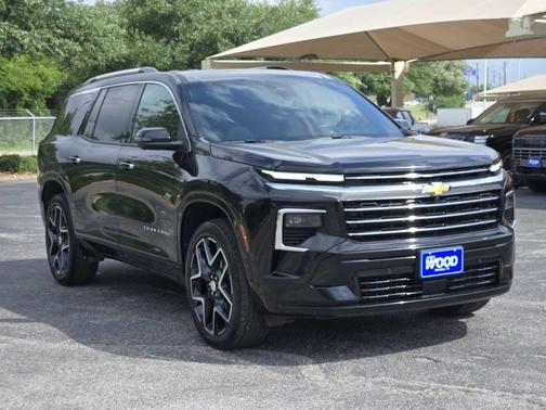 Mosaic Black Metallic 2025 Chevrolet Traverse High Country