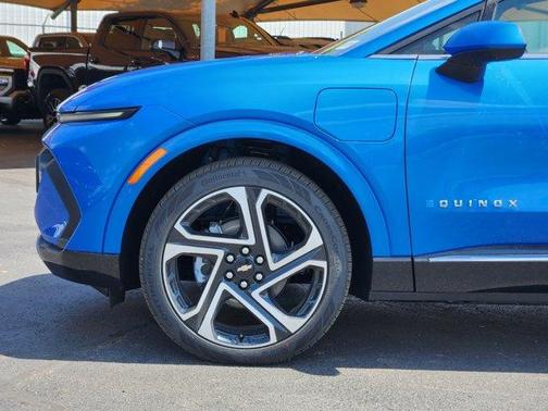 2025 Chevrolet Equinox EV LT 2