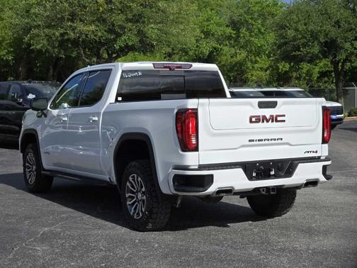Summit White 2022 GMC Sierra 1500 Limited AT4