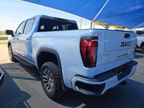 Summit White 2022 GMC Sierra 1500 Limited AT4
