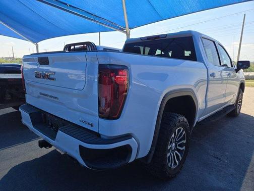 Summit White 2022 GMC Sierra 1500 Limited AT4
