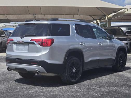 2019 GMC Acadia SLT-1