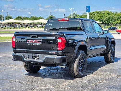 2025 GMC Canyon AT4