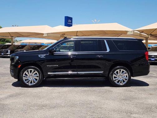 Onyx Black 2021 GMC Yukon XL SLT