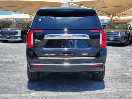Onyx Black 2021 GMC Yukon XL SLT