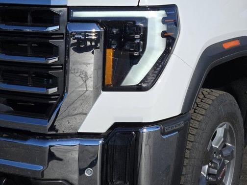 2026 GMC Sierra 2500 SLT