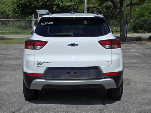 Summit White 2023 Chevrolet Trailblazer LT