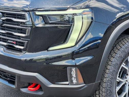 2025 GMC Acadia AT4