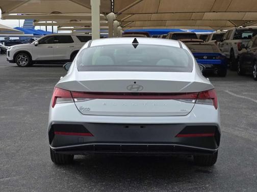 2025 Hyundai ELANTRA HEV Limited