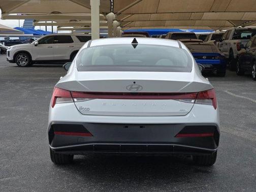 2025 Hyundai ELANTRA HEV Limited