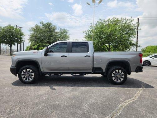 2024 Chevrolet Silverado 2500 Custom