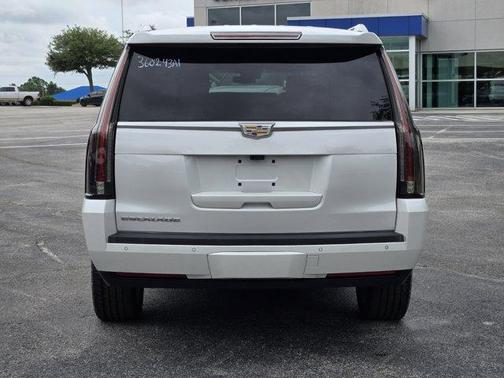 Crystal White Tri-Coat 2019 Cadillac Escalade ESV Platinum