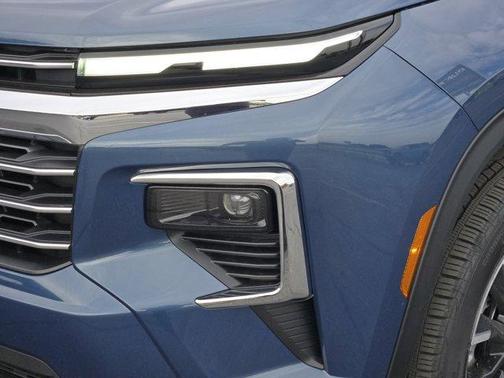 Lakeshore Blue Metallic 2026 Chevrolet Traverse LT
