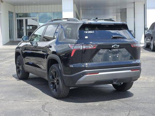 Mosaic Black Metallic 2026 Chevrolet Equinox LT