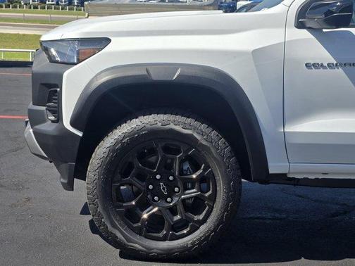 Summit White 2026 Chevrolet Colorado Trail Boss