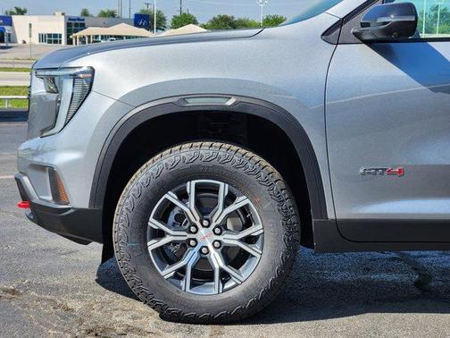 2025 GMC Acadia AT4