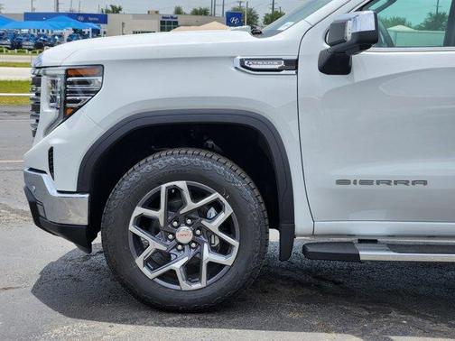 2025 GMC Sierra 1500 SLT