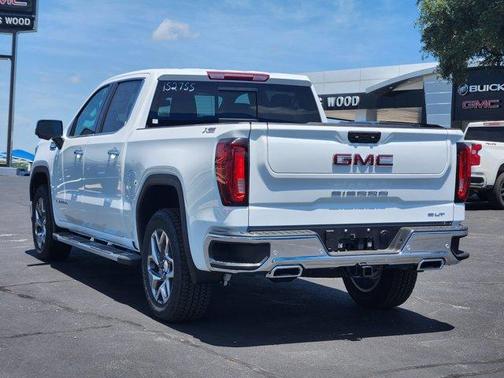 2025 GMC Sierra 1500 SLT