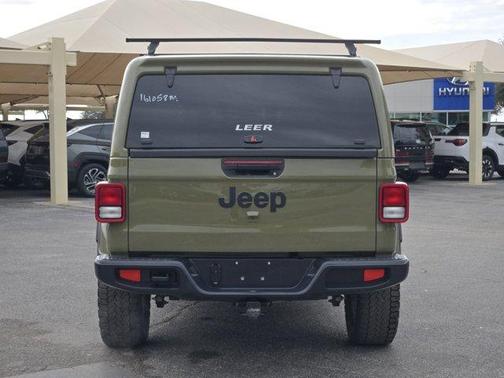 2025 Jeep Gladiator Sport