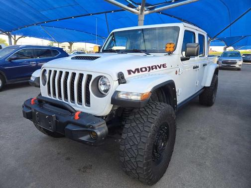 Bright White Clearcoat 2023 Jeep Gladiator Mojave