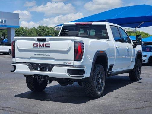 2025 GMC Sierra 2500 AT4